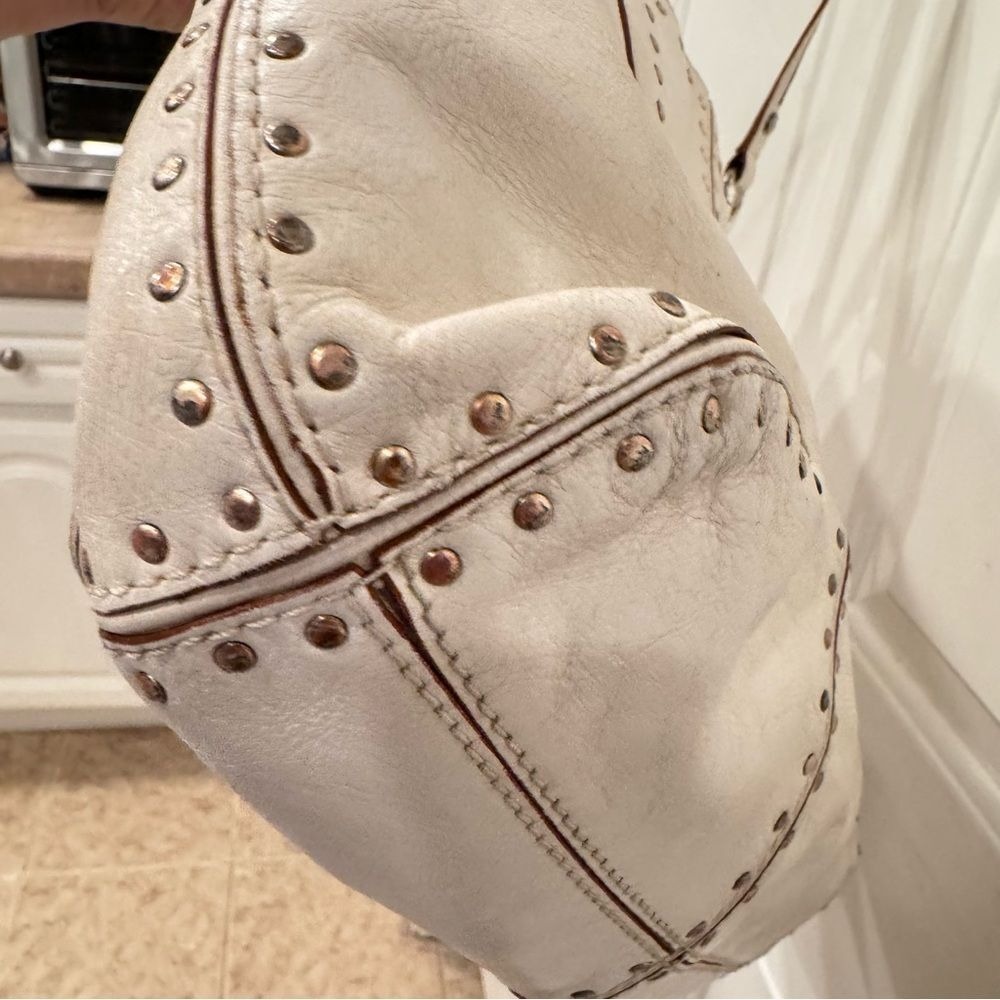 Michael Kors Astor older Studded cream leather big tote well made loved 13x12x3" - Picture 13 of 16